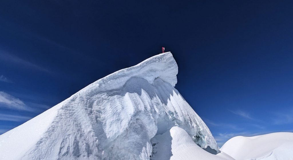 British Alpinist Fay Manners Completes First Ski Descent On Peru’s Ranrapalca British Alpinist Fay Manners Completes First Ski Descent On Peru’s Ranrapalca