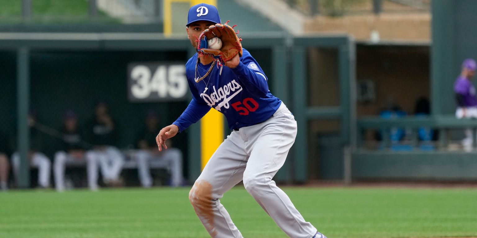 Betts to play shortstop 'permanently, for now'