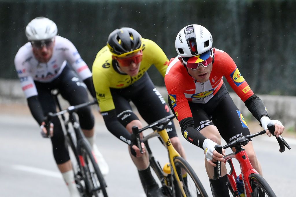 Paris-Nice stage 7 live – GC battle continues on modified stage