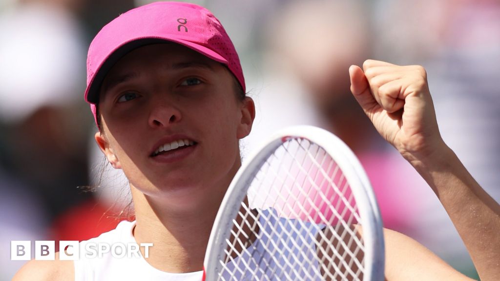 Swiatek reaches Indian Wells fourth round