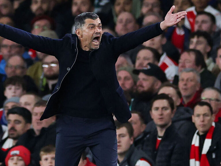 Porto coach Conceicao accuses Arteta of insulting his family