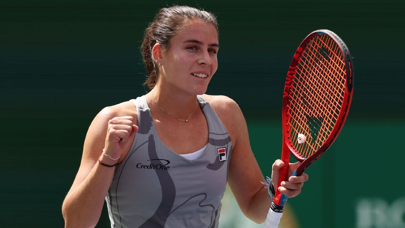 Navarro, Gauff into quarterfinals at Indian Wells