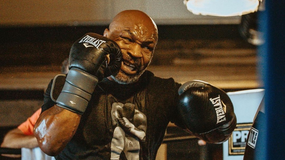 How To Perfect The Gazelle Punch Technique In Boxing