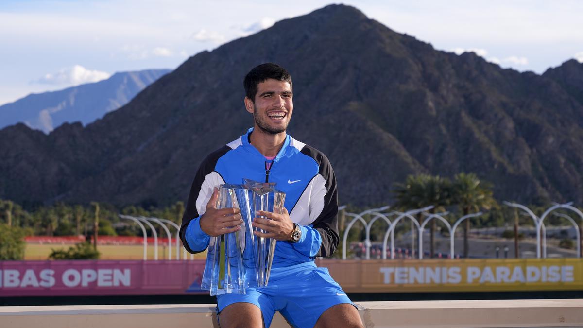 Carlos Alcaraz defeats Daniil Medvedev to defend Indian Wells title