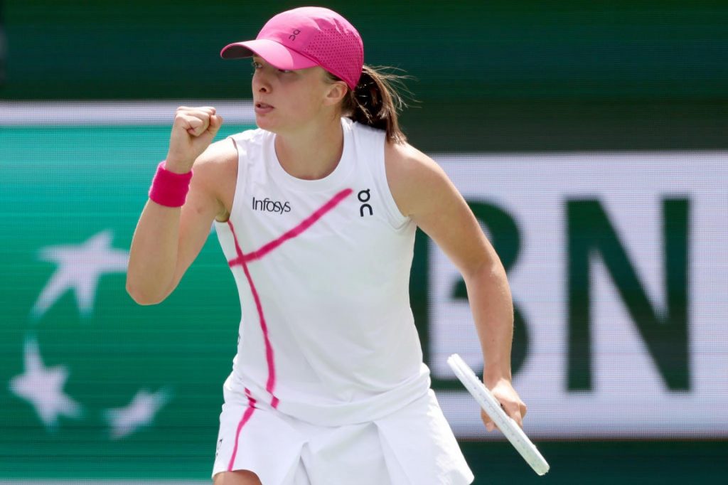 Iga Swiatek has chance to join Roger Federer, Novak Djokovic in achieving unique feat
