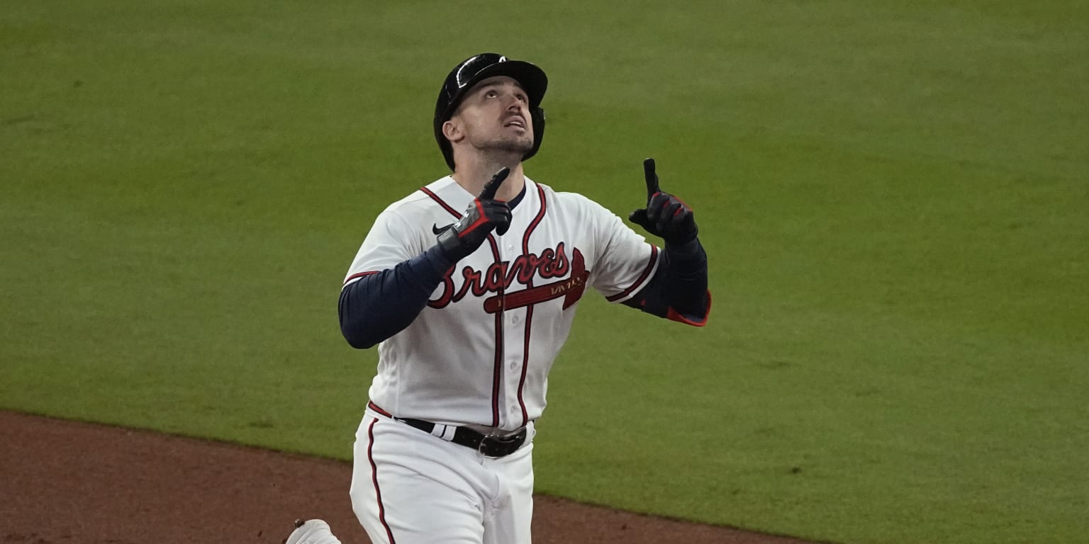 Braves welcome back familiar favorite in Duvall
