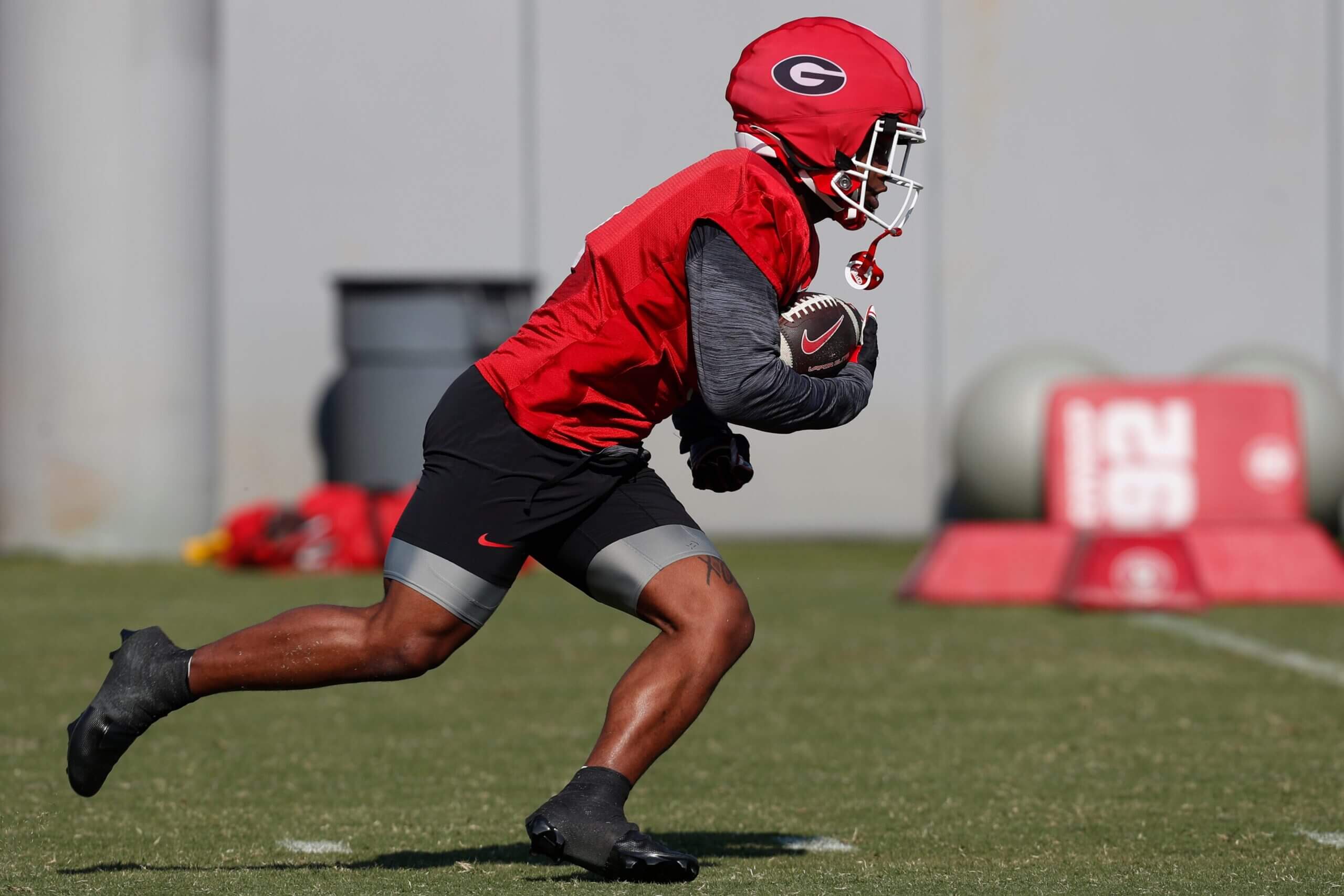 Georgia RB Trevor Etienne arrested, charged with DUI, reckless driving, 2 other misdemeanors