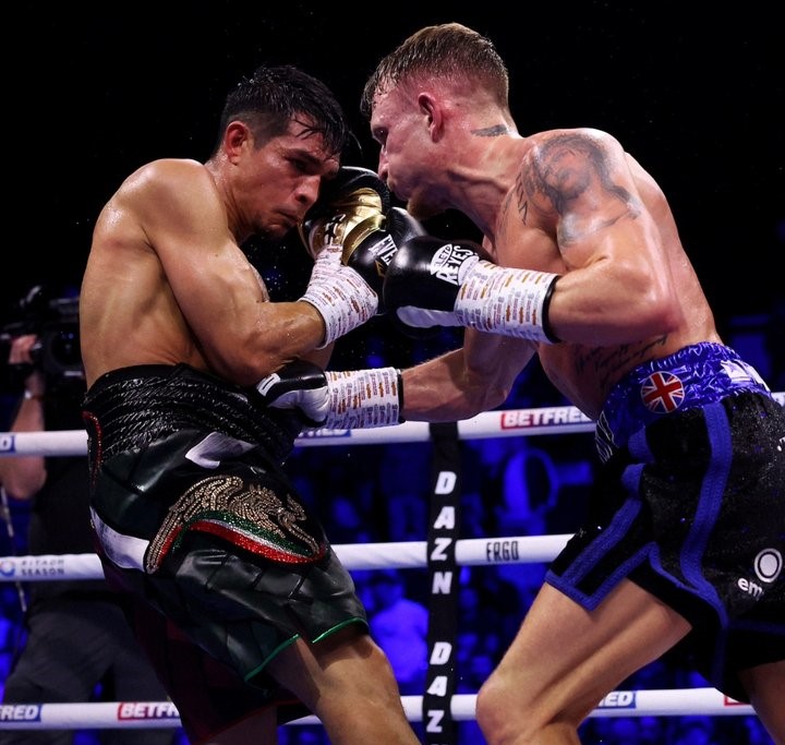 Dalton Smith Knocks Out Jose Zepeda With Crushing Body Shot Dalton Smith Knocks Out Jose Zepeda With Crushing Body Shot