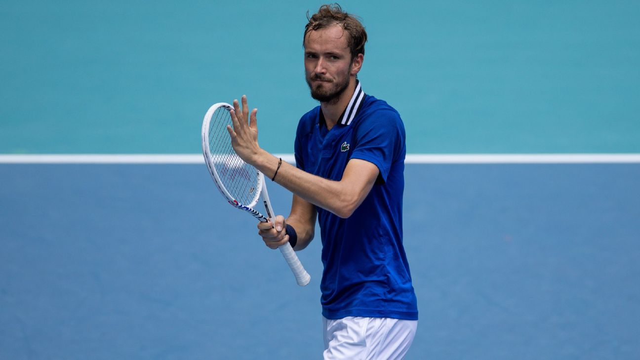 Medvedev, Alcaraz, Azarenka move on in Miami