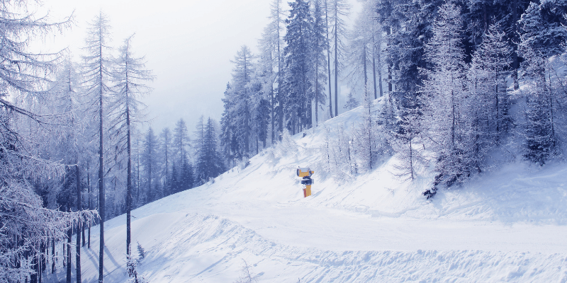 The Difference Between Manmade Snow and Real Snow