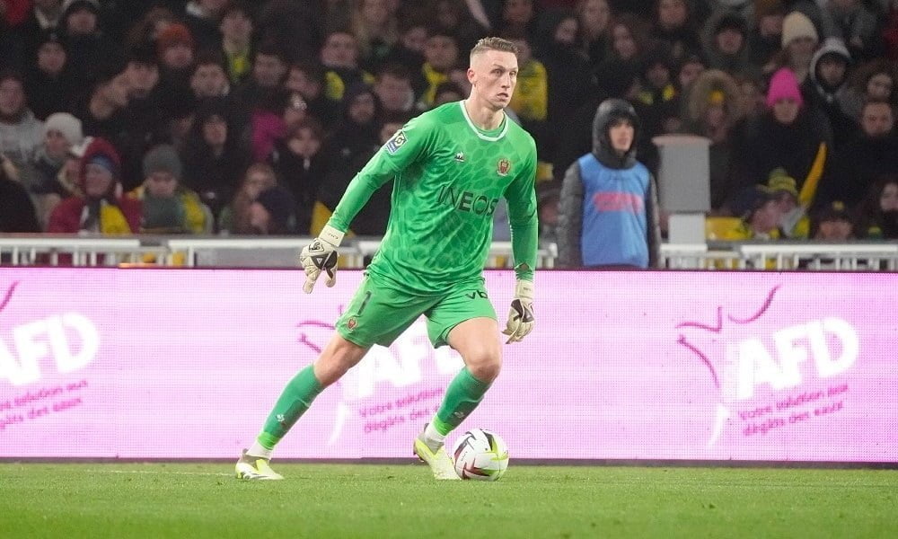 Man Utd in battle with Euro giants to sign 6ft 5in colossal, player could leave this summer