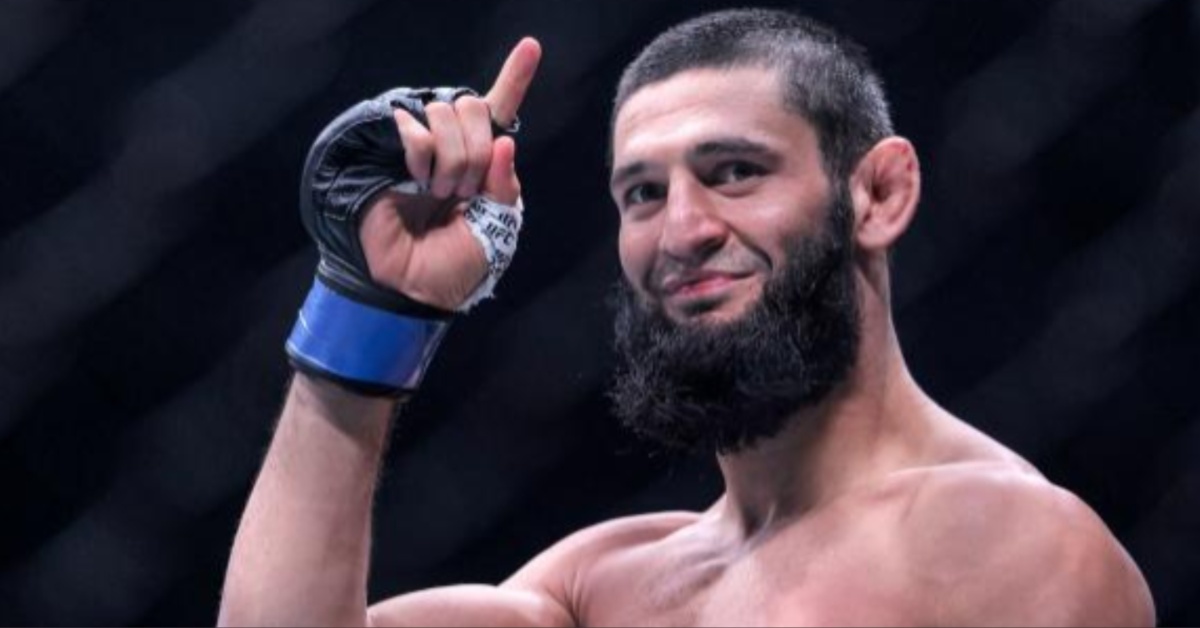 Joe Rogan warns Khamzat Chimaev of ‘Beefy’ ex-UFC champ Robert Whittaker: ‘That’s a real fight’