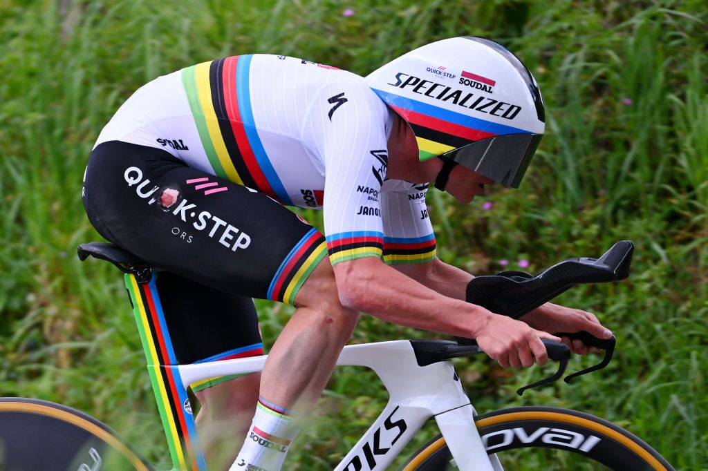 April fools: Remco Evenepoel loses out on aero advantage in Itzulia Basque Country time trial amid head sock ban mix-up