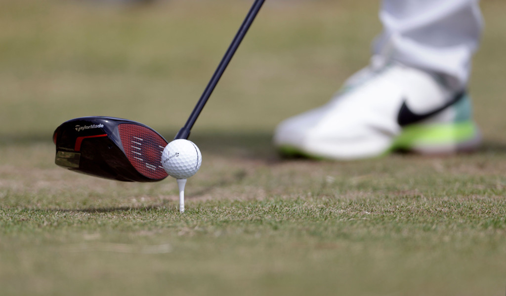 WATCH: Golfer spends 24 seconds perfecting swing before actually hitting ball