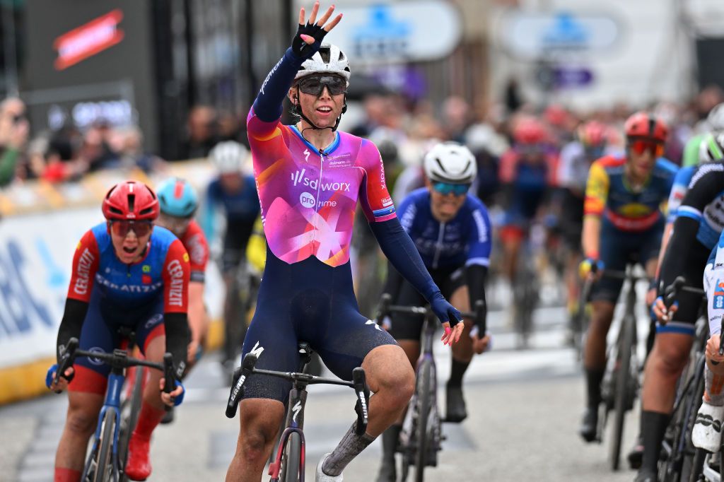 Scheldeprijs Women: Lorena Wiebes continues unbeaten record with sprint win