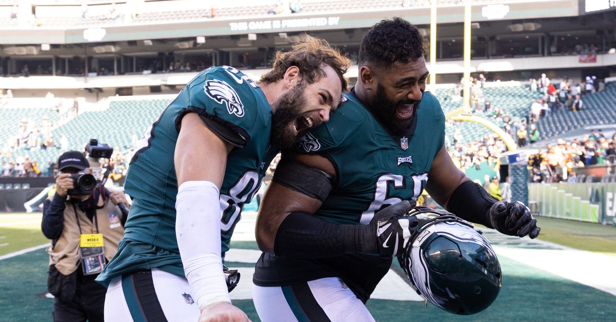 Eagles, Jordan Mailata agree to 3-year extension