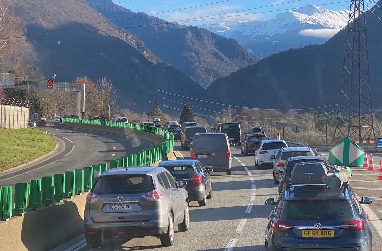 Call for Dedicated Bus/Transfer Lane to Main French Ski Area