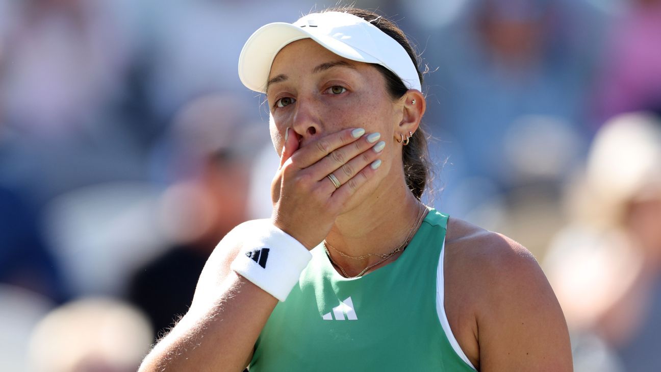 Pegula edges Azarenka, makes Charleston semis