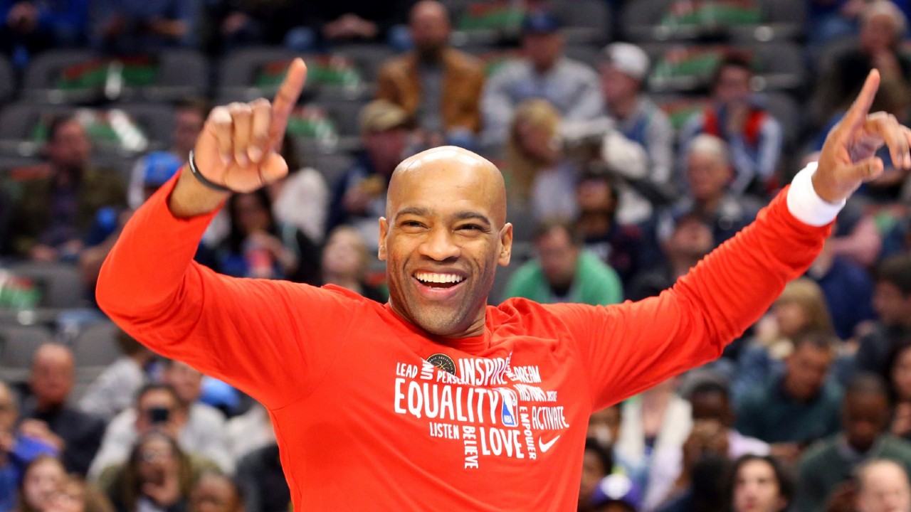 Why Toronto Raptors fans still love Vince Carter, all these years later Why Toronto Raptors fans still love Vince Carter, all these years later