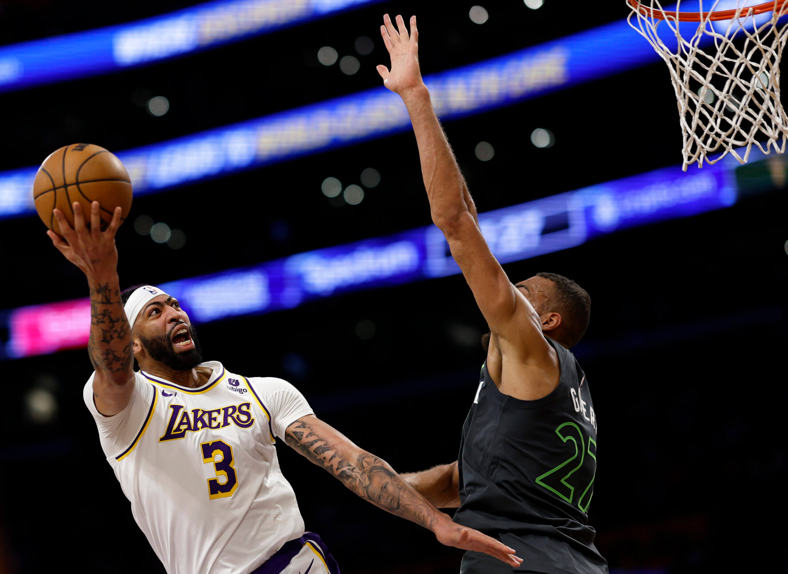 Lakers’ Anthony Davis exits with another eye injury vs. Timberwolves, LeBron James out sick Lakers’ Anthony Davis exits with another eye injury vs. Timberwolves, LeBron James out sick
