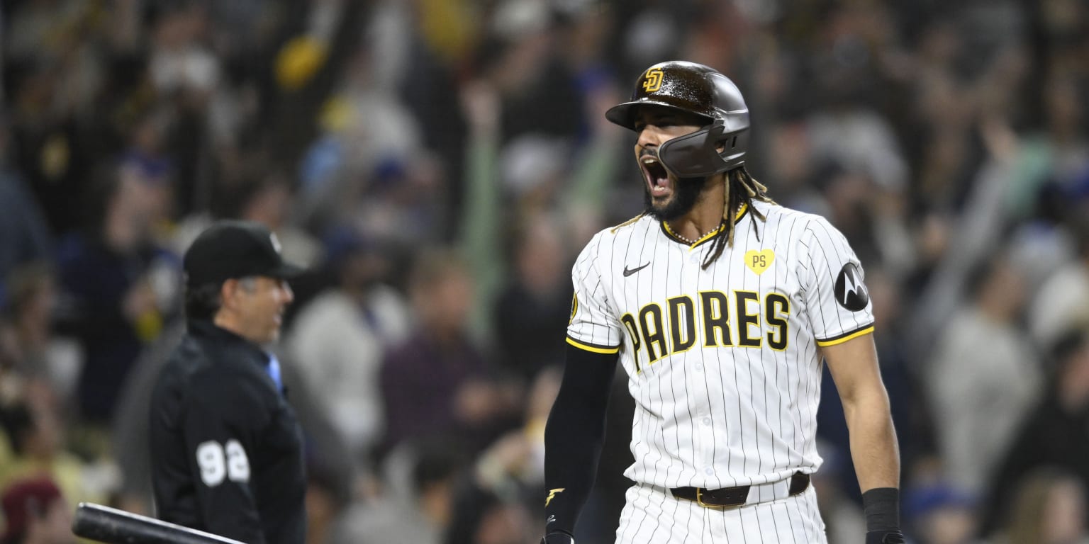 Pandemonium at Petco: Tatis' incredible HR caps comeback from 8-run deficit