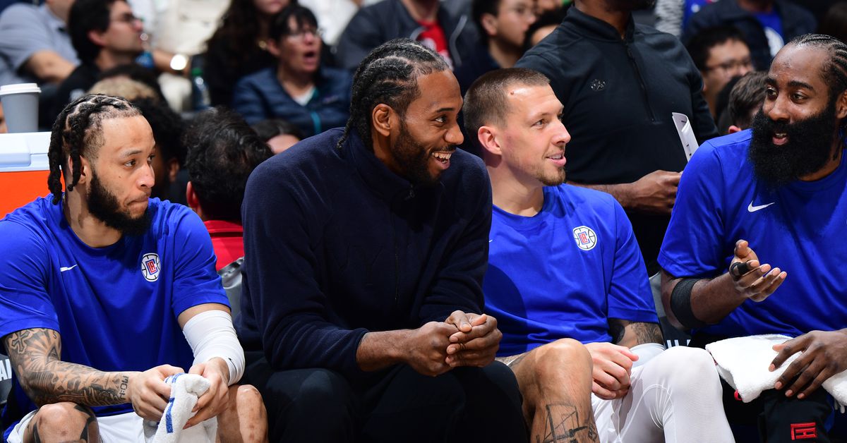 What is going on with Kawhi Leonard’s knee injury?