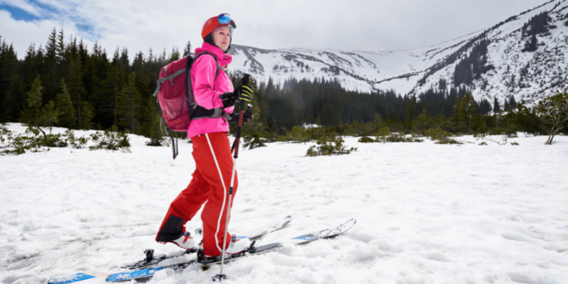 How to Keep Feet Warm When Skiing
