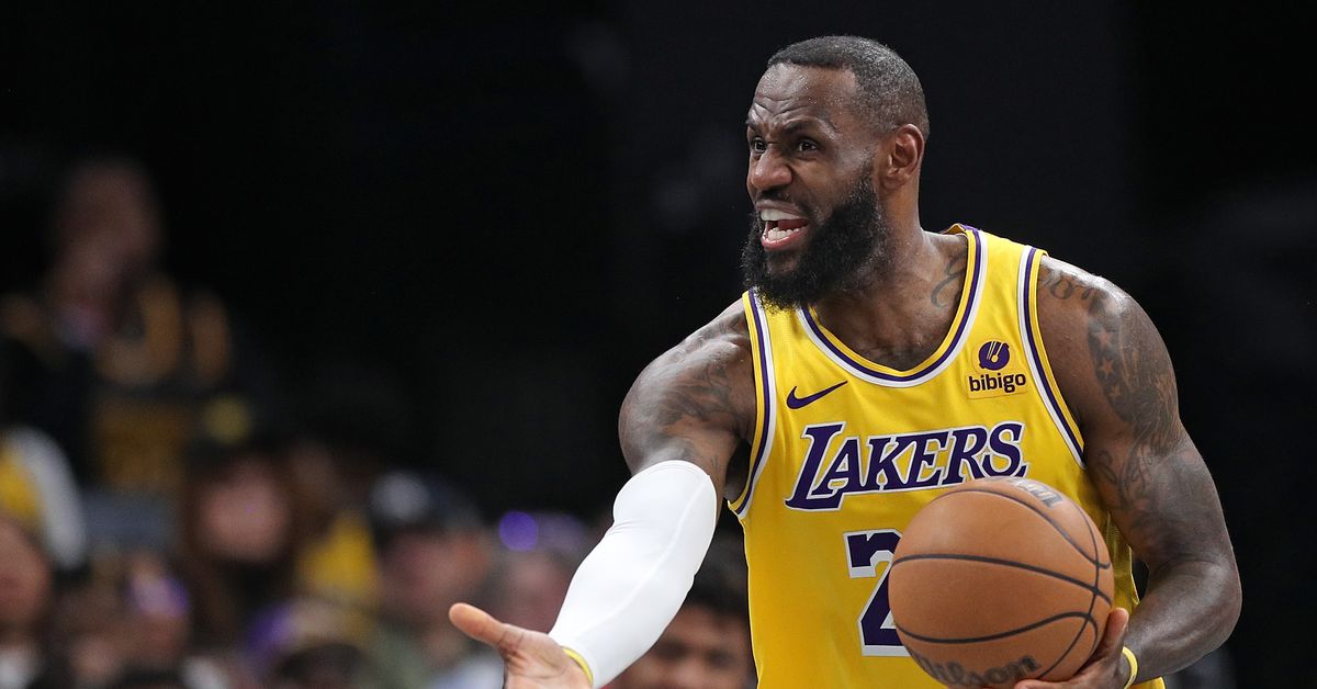 NBA admits the Lakers and Grizzlies accidentally played an extra minute and no one noticed