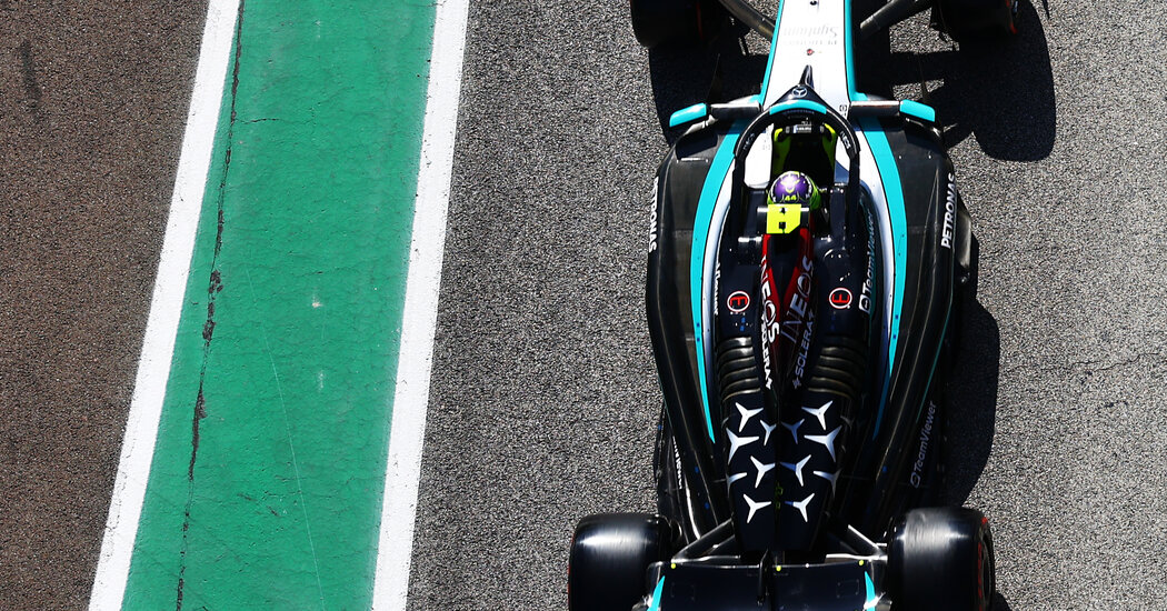 Mercedes’s Formula 1 Team, Once Dominant, Is Now Struggling