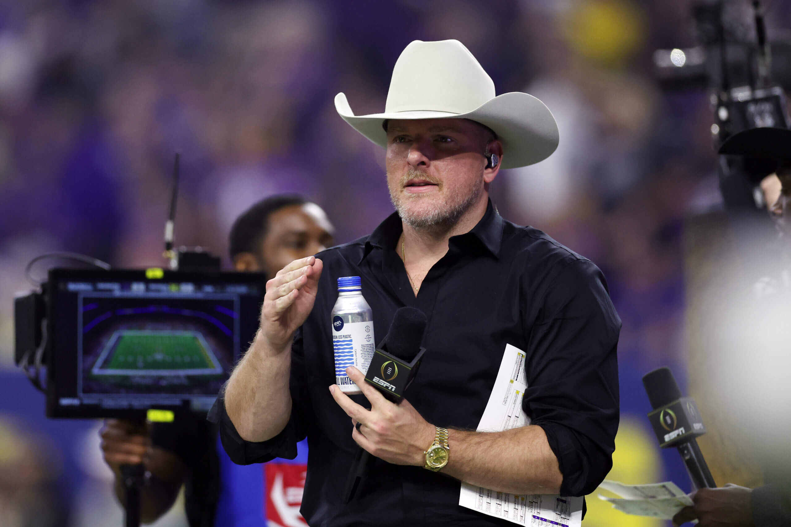 Pat McAfee remains unsigned with ESPN's 'College GameDay' as season nears