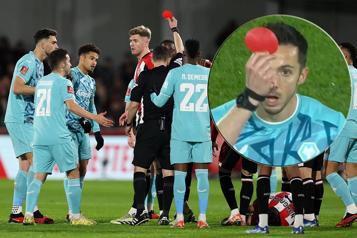 The almost never-before-seen round red card in soccer causing a furor in England and its two explanations The almost never-before-seen round red card in soccer causing a furor in England and its two explanations