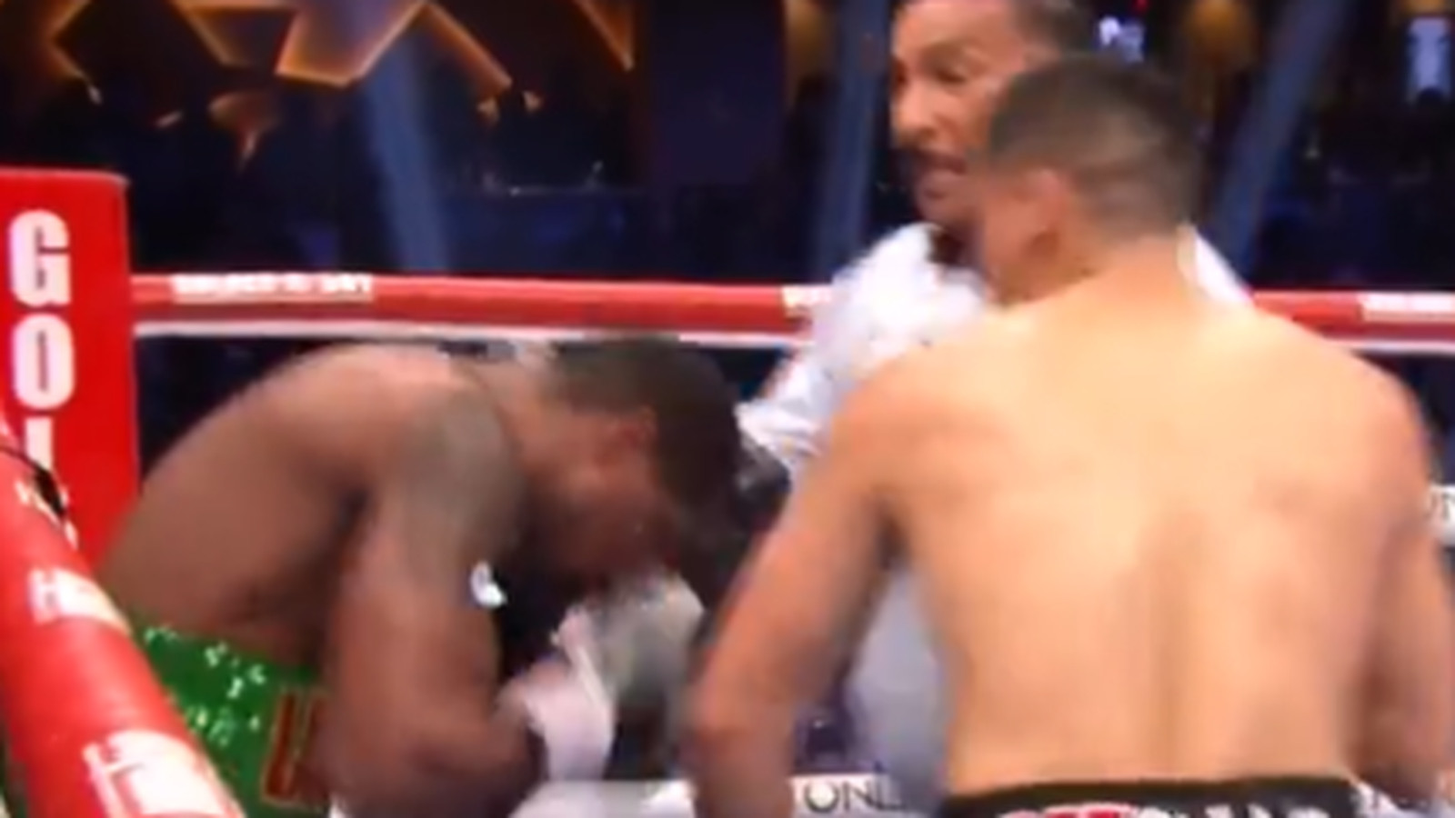 Video! Bonehead Referee Spoils Ortiz Vs. Lawson