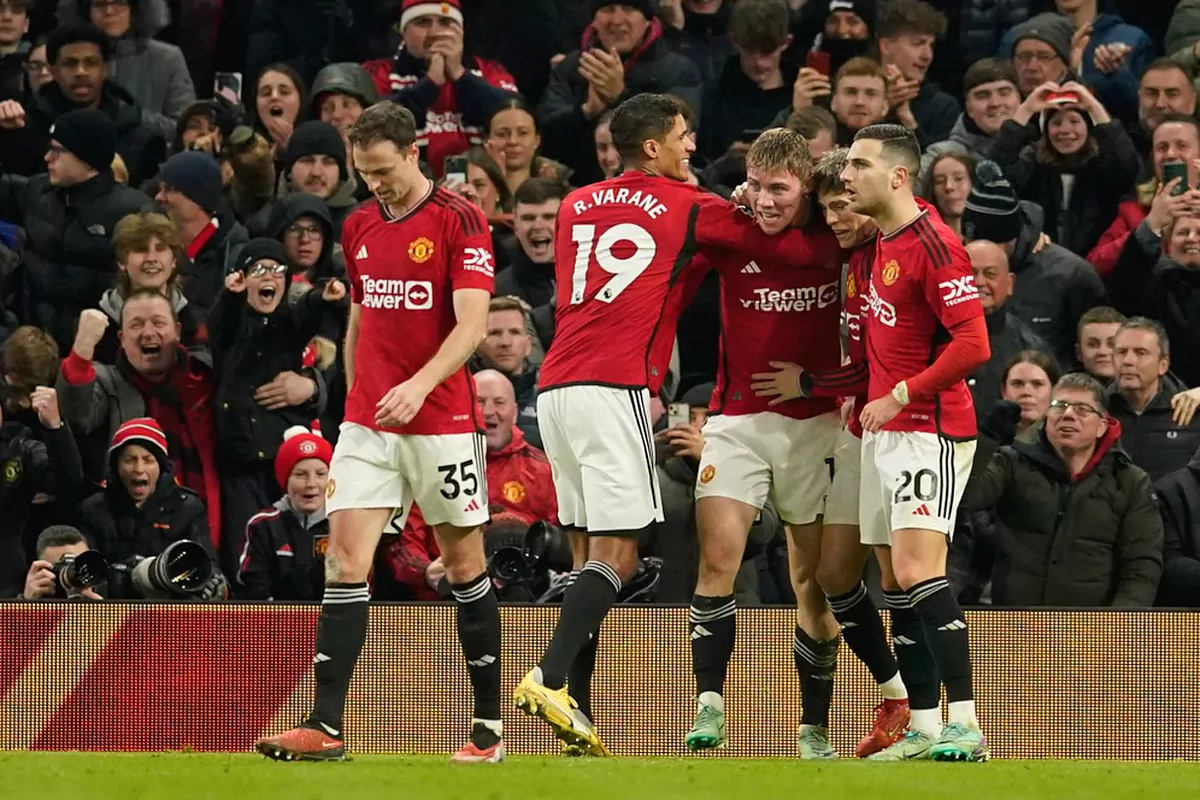 Boxing Day: Manchester United stages a rousing second-half comeback to beat Aston Villa 3-2