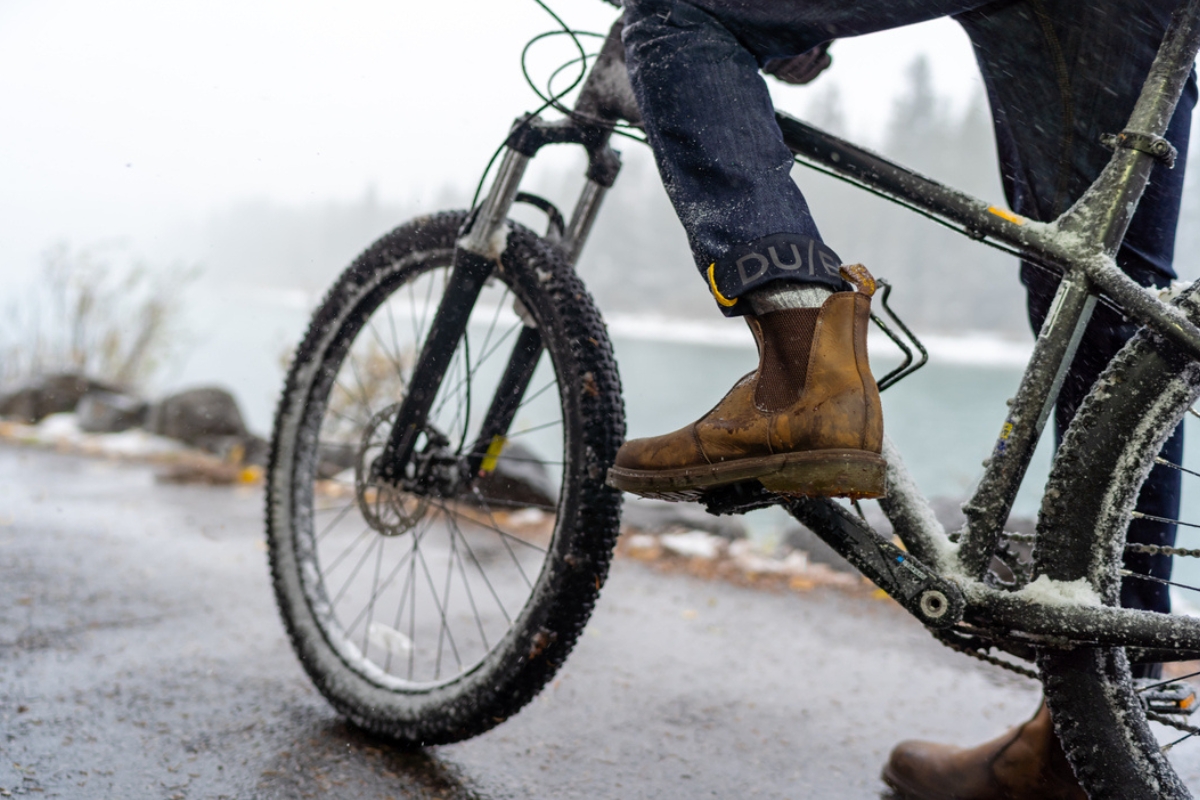 10 Stylish Outfit Inspirations for Male Cyclists