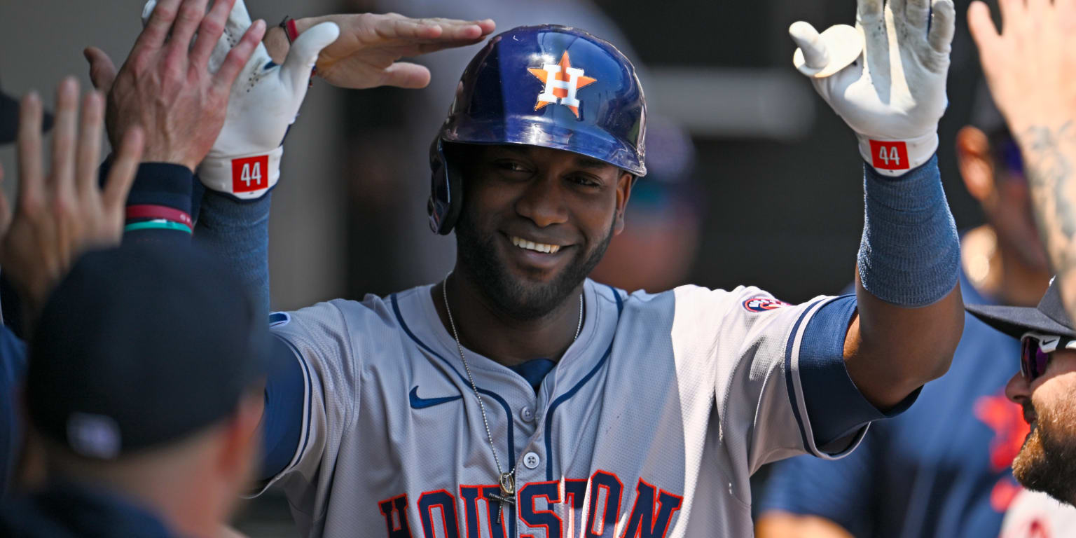 Alvarez returns with a bang as Astros win series