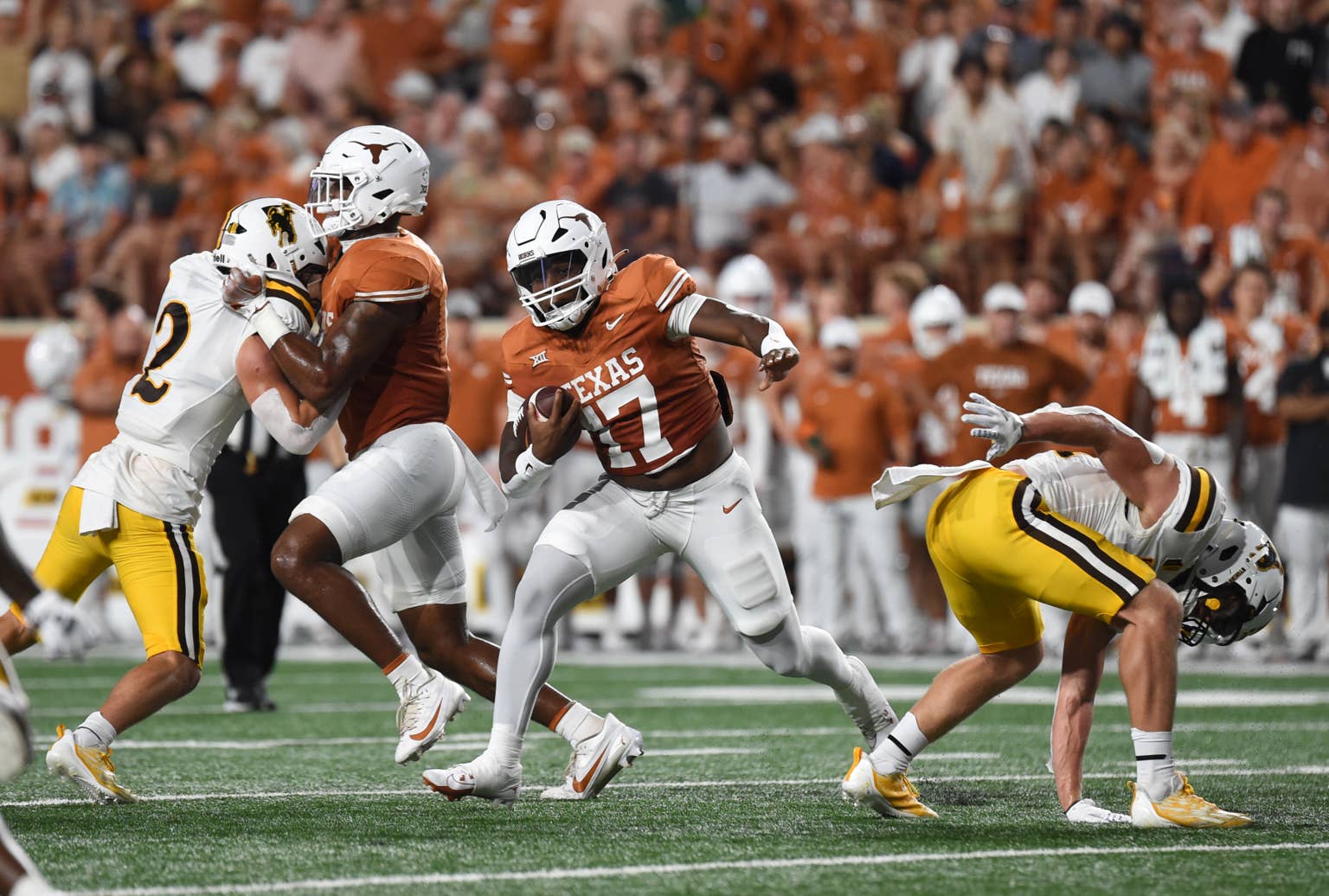 Former Texas Running Back Savion Red Finalizes Transfer Destination