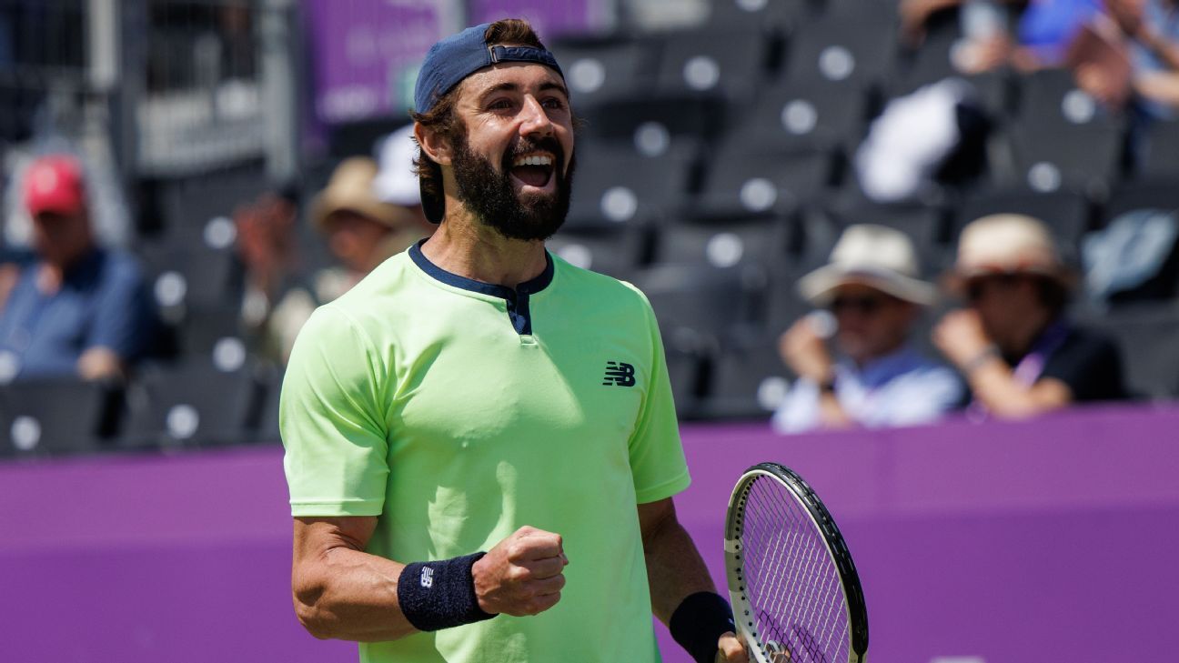 Thompson tops Fritz to reach Queen's Club semis