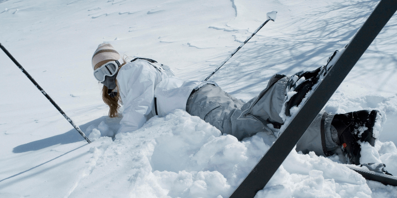 How to Fall Without Getting Hurt When Skiing