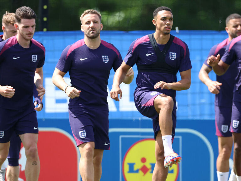 Shaw not ready for England, Alexander-Arnold reportedly dropped