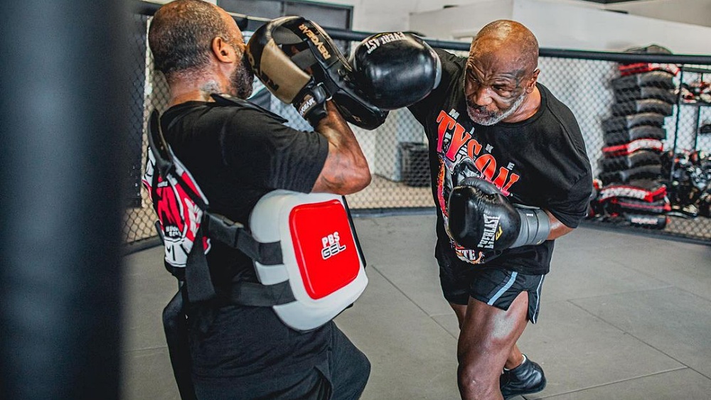 10 Of The Baddest Head Shot Knockouts In Boxing History