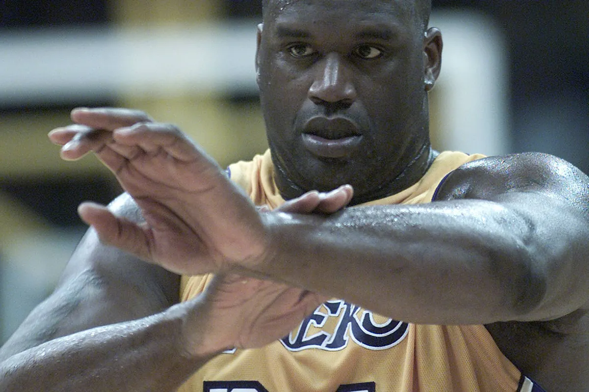 Shaquille O'Neal in talks to own Premier League team