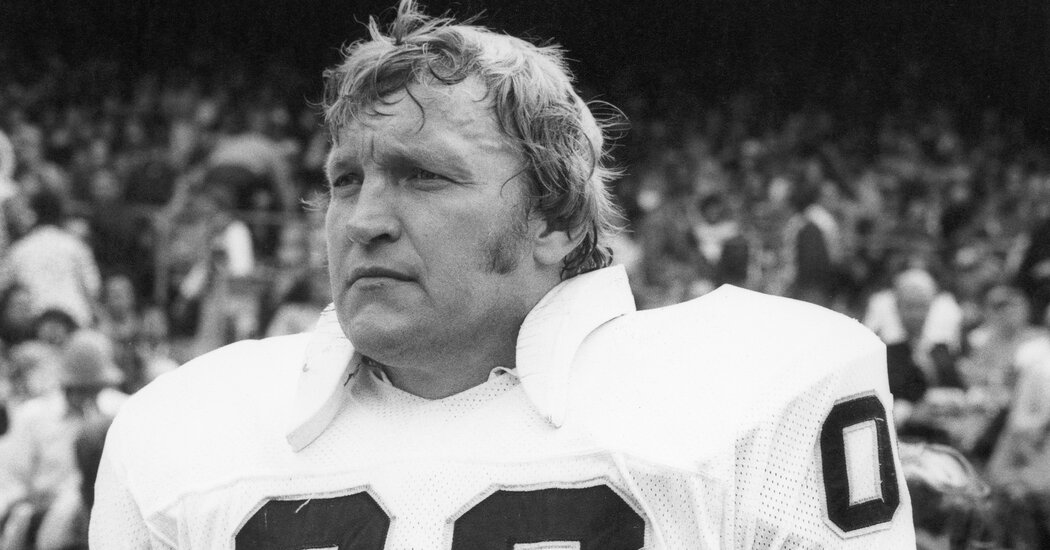 Jim Otto, Hall of Fame Raiders Center, Is Dead at 86 Jim Otto, Hall of Fame Raiders Center, Is Dead at 86