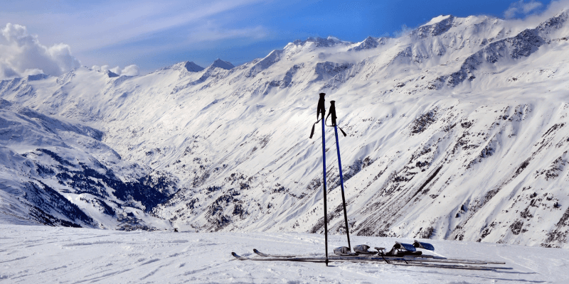 How Long Should Ski Poles Be