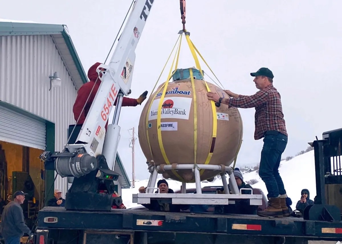 Steamboat Holds The Record For World’s Largest Firework (62 Inches/2,797 lbs)