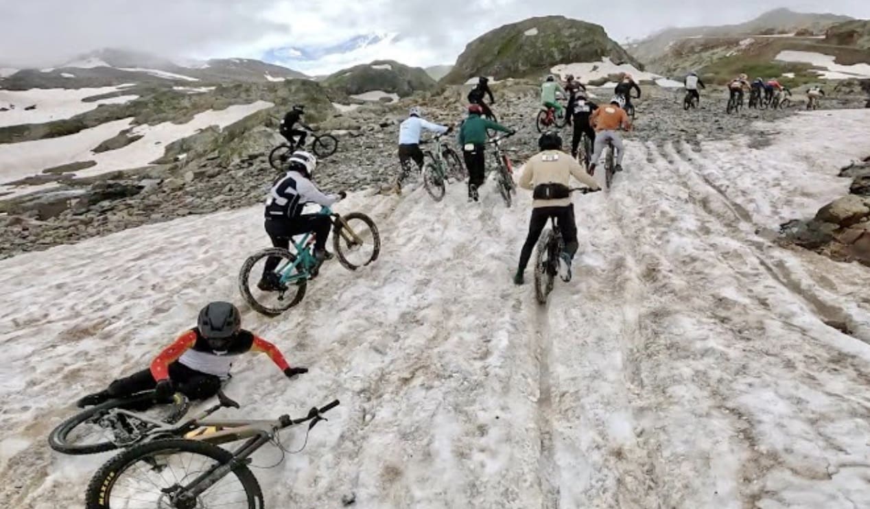 This Mass Start Mountain Bike Race Down A Ski Resort Is Absolute Chaos