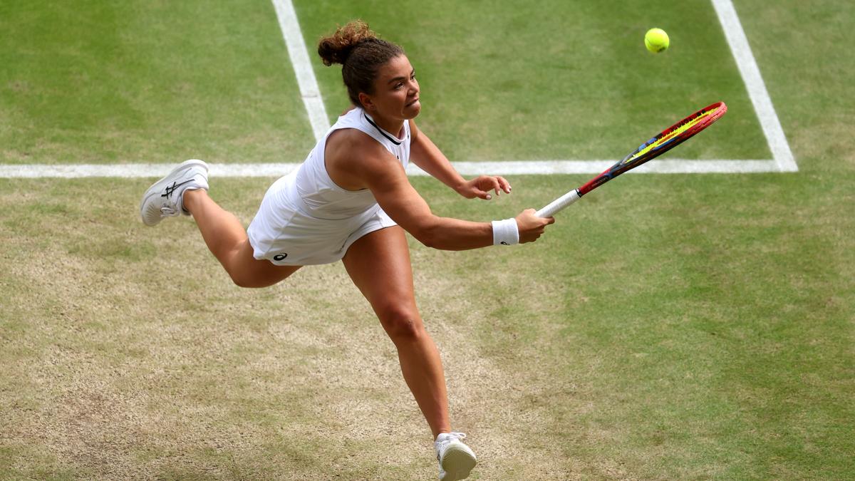 Gritty Paolini outlasts Vekic in an epic, earns a shot at glory