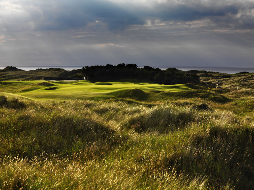 When and where are the 2025 golf majors held and can you play the courses?