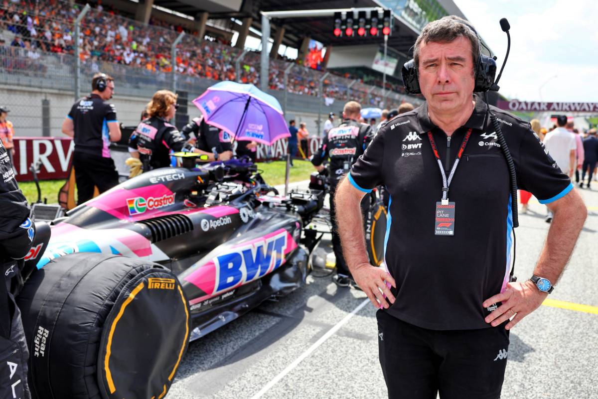 Alpine F1 set to replace Famin with Hitech boss Oakes Alpine F1 set to replace Famin with Hitech boss Oakes