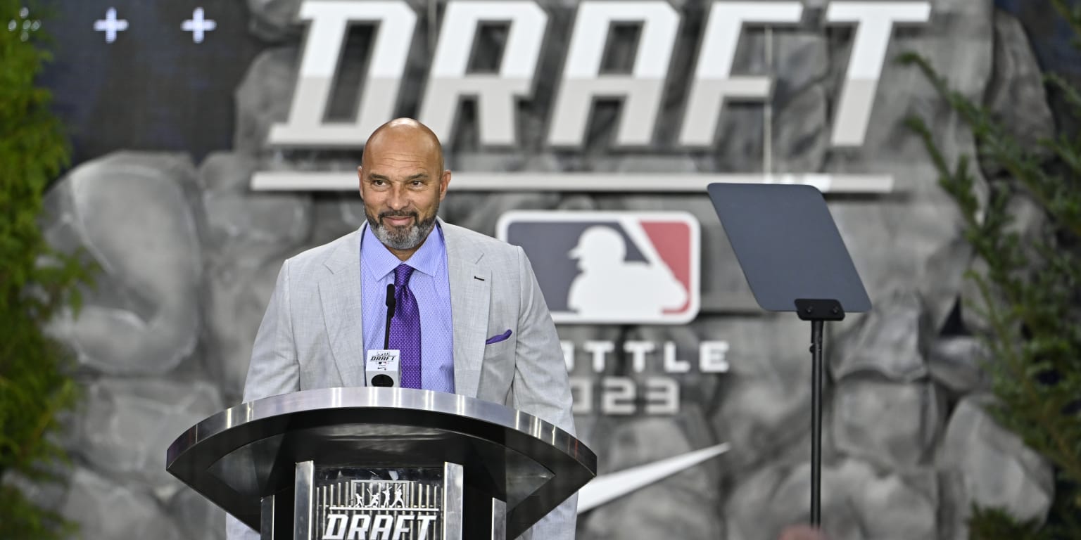 Dodgers hire Ibanez as VP in front-office role (source)