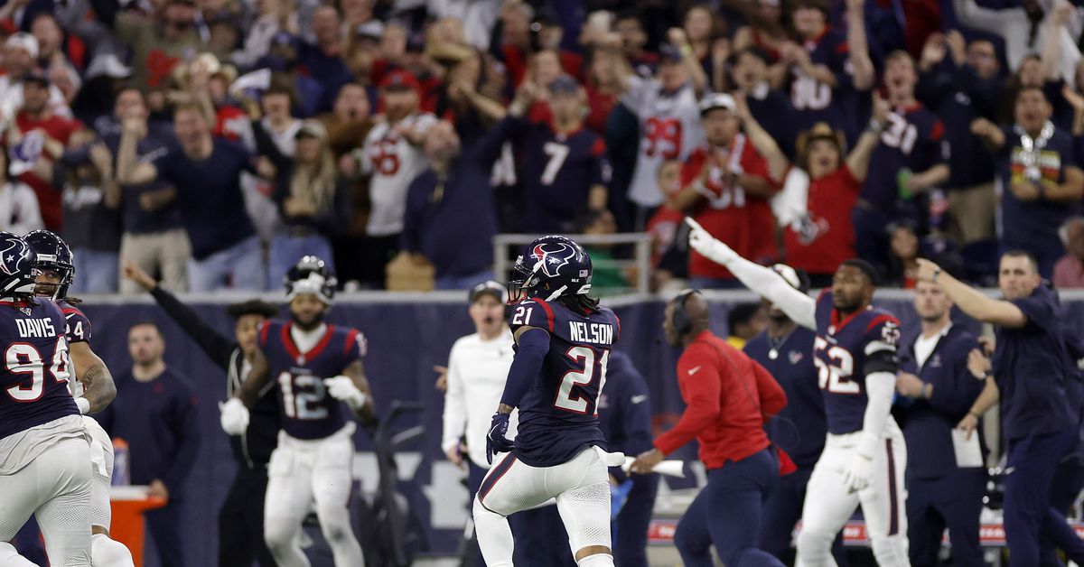 Joe Flacco’s brutal pair of pick-6s turned Browns-Texans into NFL Playoffs rout